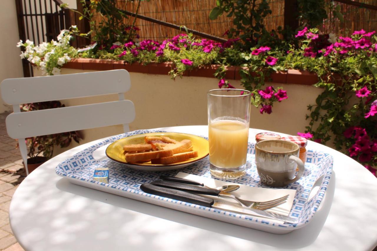 Giobo Rooms Siniscola Εξωτερικό φωτογραφία